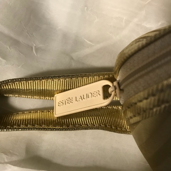 Ester Lauder gold makeup bag - Picture 3 of 4